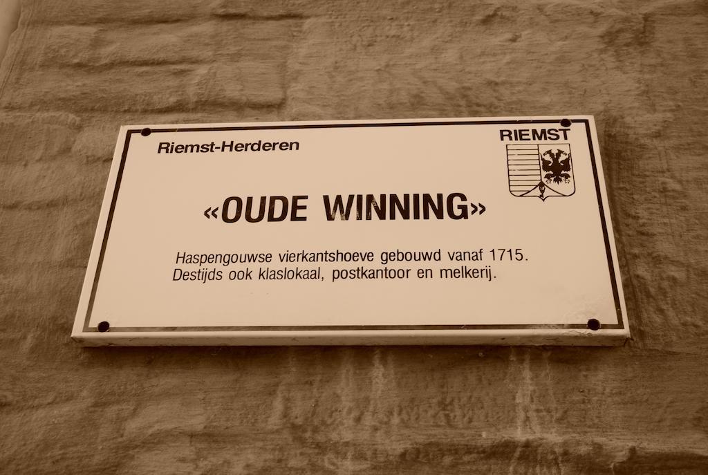B&B De Oude Winning Riemst Exteriör bild