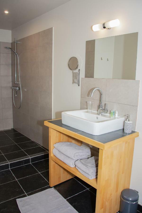 B&B De Oude Winning Riemst Exteriör bild